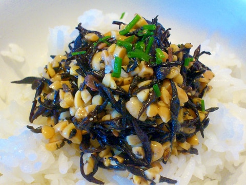 カリウム・鉄分ならお任せ♪ひじき納豆しそ飯